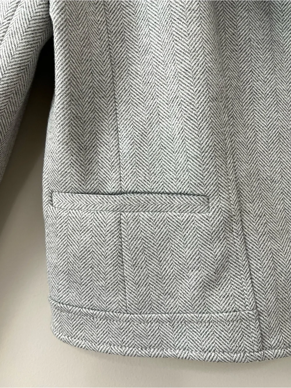 Ann Taylor Grey Herringbone Knit Moto Jacket Size M Transitional corporate Chic